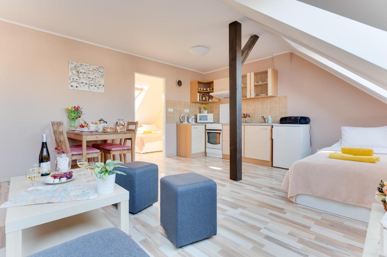 Jane'S Charming Apartment Prag Exterior foto