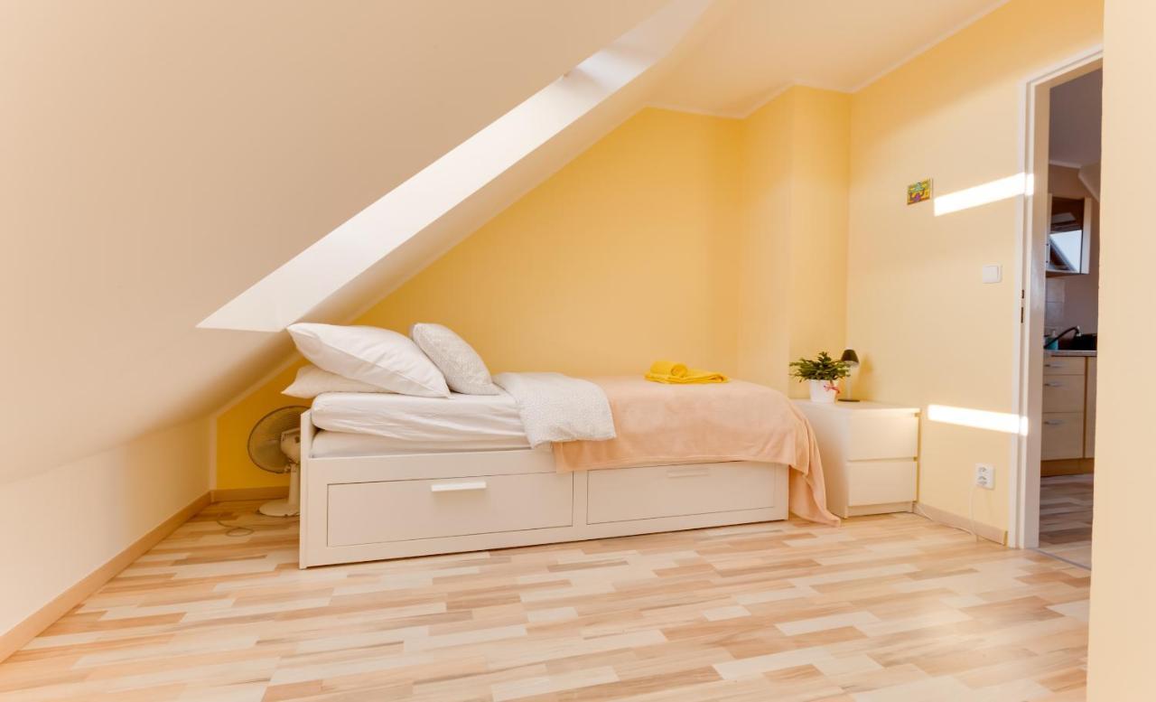 Jane'S Charming Apartment Prag Exterior foto